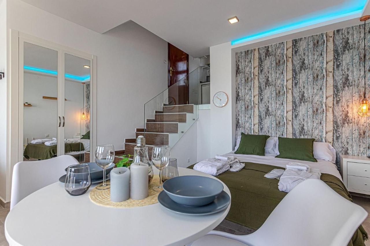 Beachfront With Spectacular Views And Swimming Pool เบนัลมาเดนา ภายนอก รูปภาพ