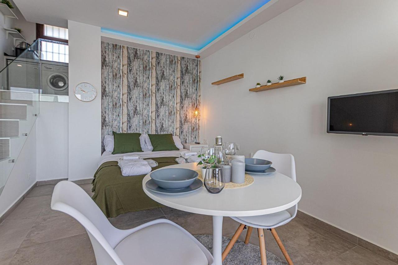 Beachfront With Spectacular Views And Swimming Pool เบนัลมาเดนา ภายนอก รูปภาพ