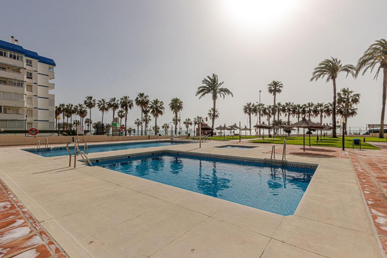 Beachfront With Spectacular Views And Swimming Pool เบนัลมาเดนา ภายนอก รูปภาพ