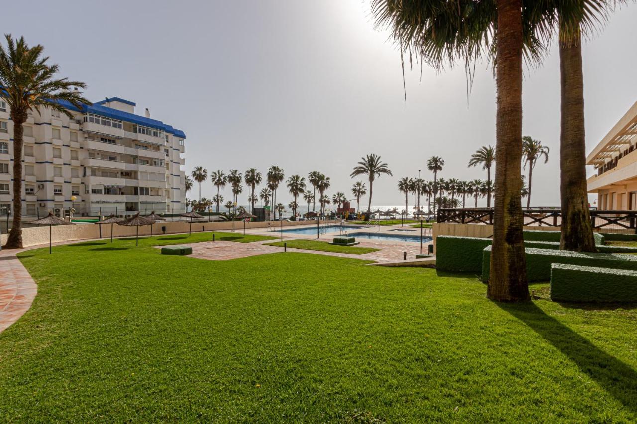 Beachfront With Spectacular Views And Swimming Pool เบนัลมาเดนา ภายนอก รูปภาพ